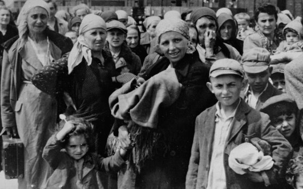 Conférence événement / Auschwitz : la mémoire de la déshumanisation